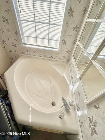 2917 Laurel Ridge Lane, Kinston, NC 28504