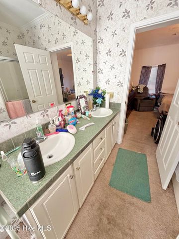 2917 Laurel Ridge Lane, Kinston, NC 28504