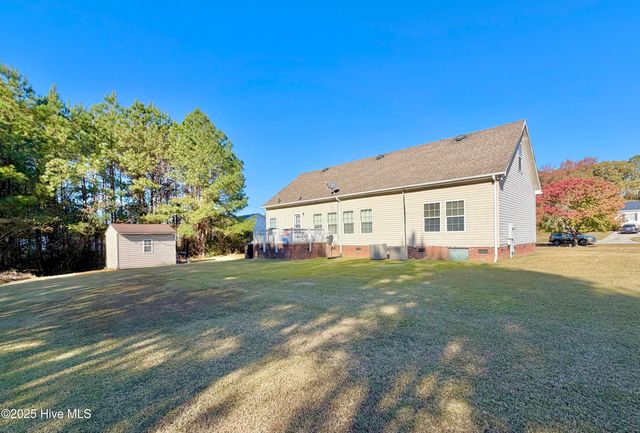 2917 Laurel Ridge Lane, Kinston, NC 28504