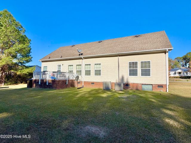 2917 Laurel Ridge Lane, Kinston, NC 28504