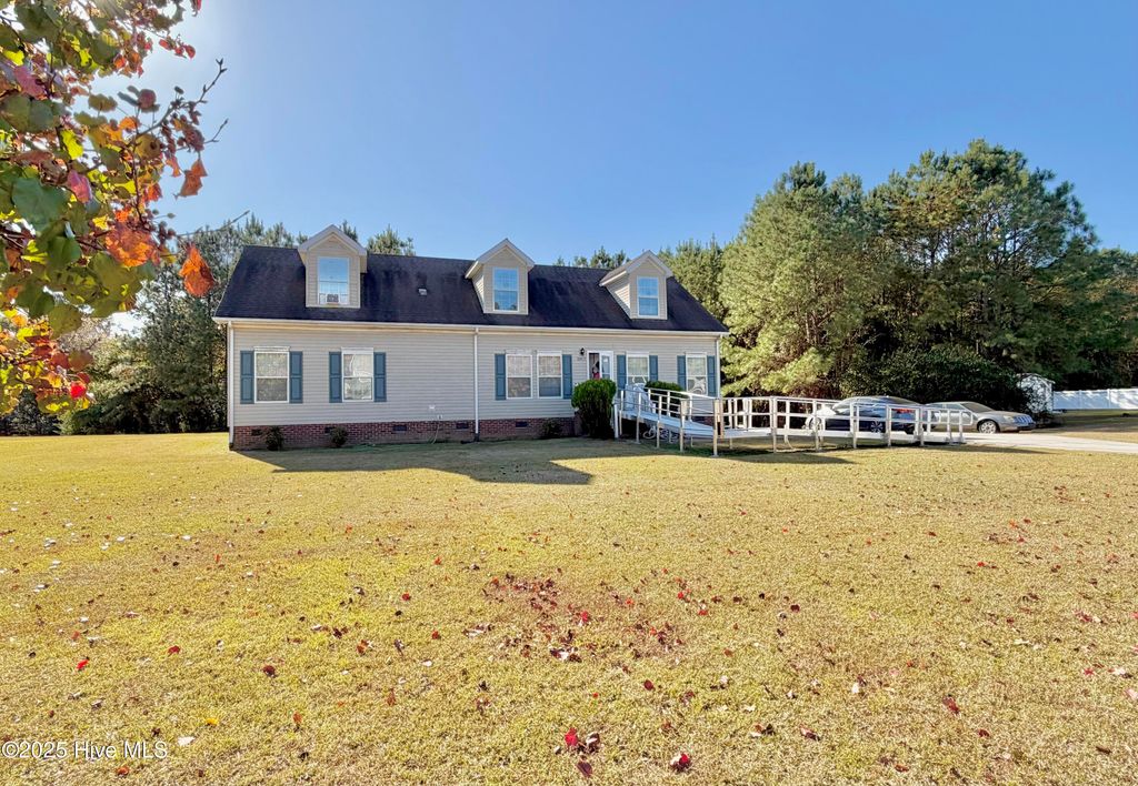 2917 Laurel Ridge Lane, Kinston, NC 28504