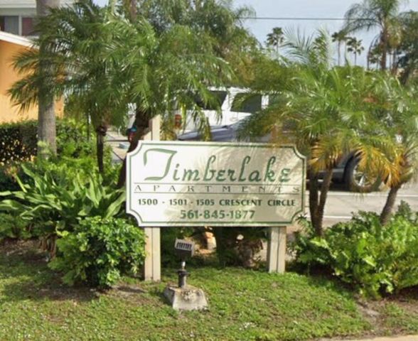 1505 Crescent Circle B24, West Palm Beach, FL 33403