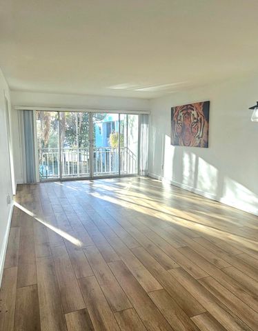 1505 Crescent Circle B24, West Palm Beach, FL 33403