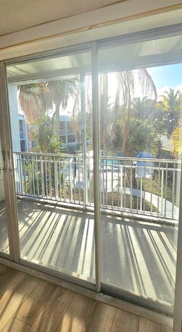 1505 Crescent Circle B24, West Palm Beach, FL 33403