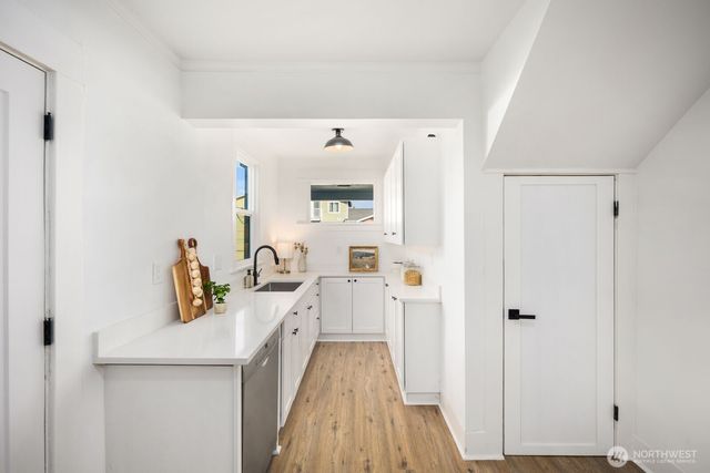 3443 21st Avenue W, Seattle, WA 98199