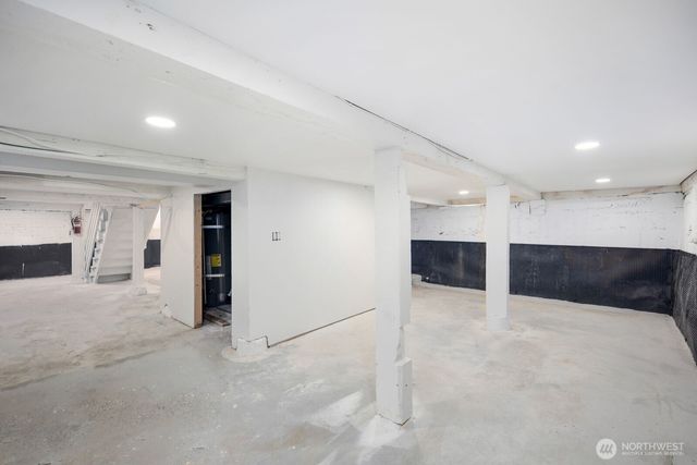 3443 21st Avenue W, Seattle, WA 98199