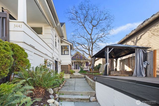 3443 21st Avenue W, Seattle, WA 98199