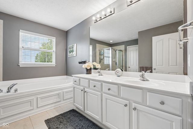 11624 Wedgeport Lane, Fishers, IN 46037