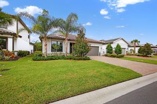 516 SE Villandry Way, Port St Lucie, FL 34986