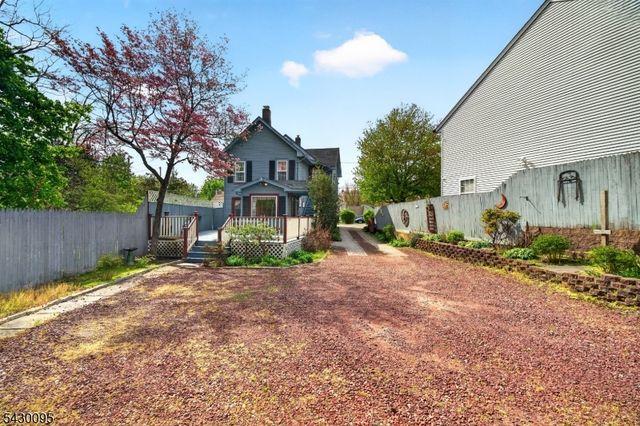 90 Hamburg Tpke, Bloomingdale Boro, NJ 07403