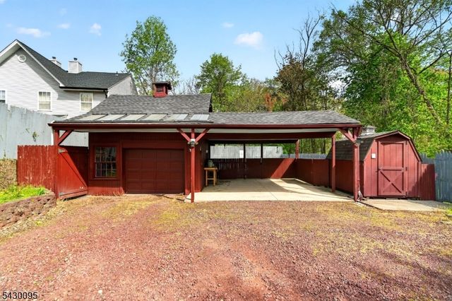 90 Hamburg Tpke, Bloomingdale Boro, NJ 07403
