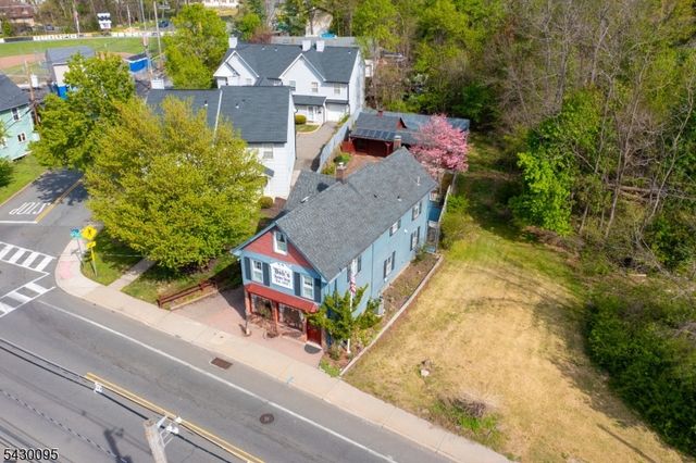 90 Hamburg Tpke, Bloomingdale Boro, NJ 07403