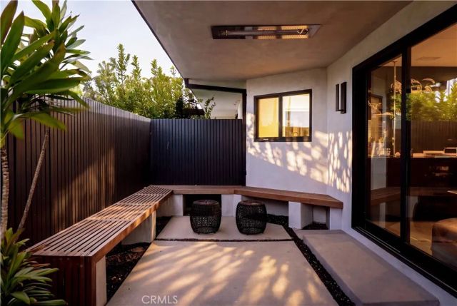 14555 Deervale Place, Sherman Oaks, CA 91403
