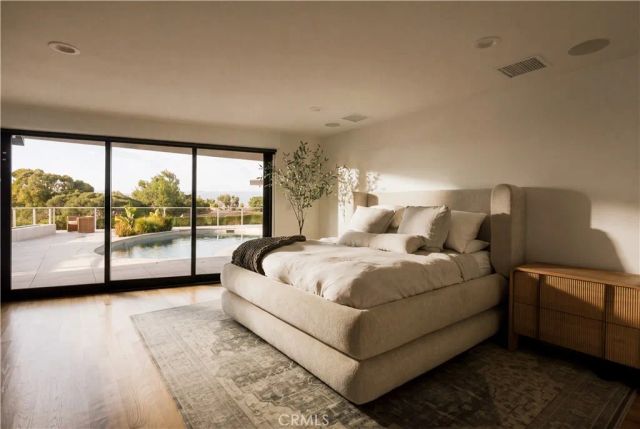 14555 Deervale Place, Sherman Oaks, CA 91403