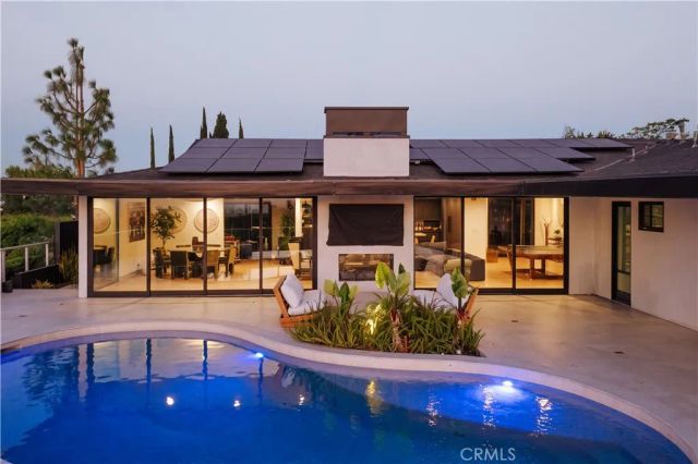 14555 Deervale Place, Sherman Oaks, CA 91403