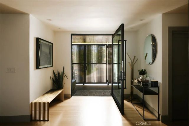 14555 Deervale Place, Sherman Oaks, CA 91403