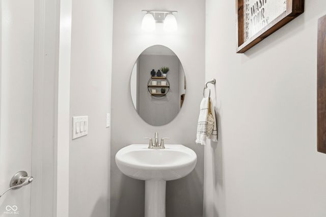 14441 Treasure Creek Lane, Fishers, IN 46038