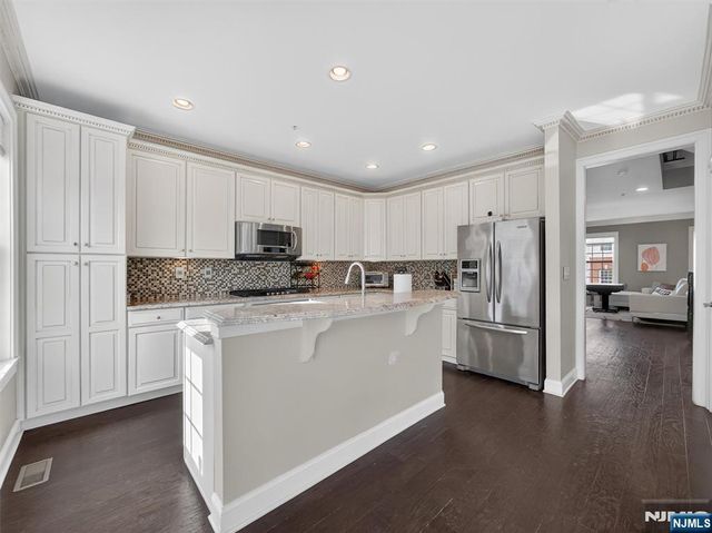 4 Wesmont Drive 1102, Wood Ridge, NJ 07075