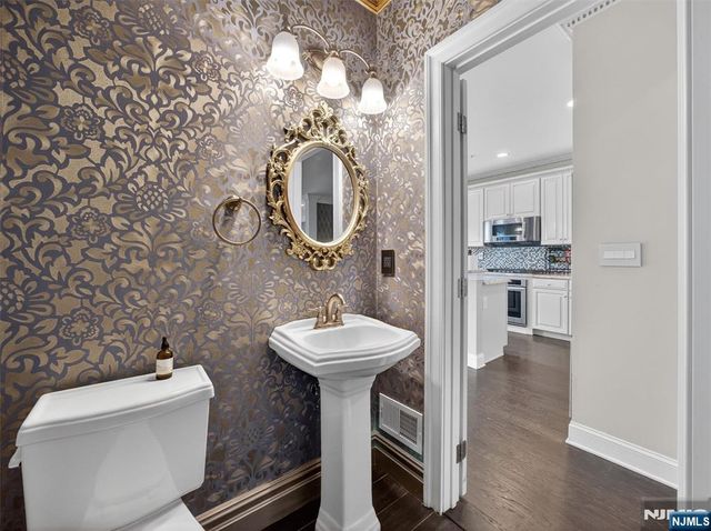 4 Wesmont Drive 1102, Wood Ridge, NJ 07075