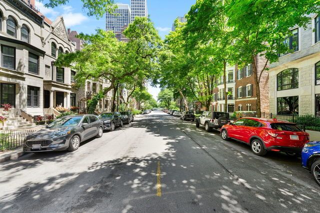 45 E Cedar Street 200, Chicago, IL 60611