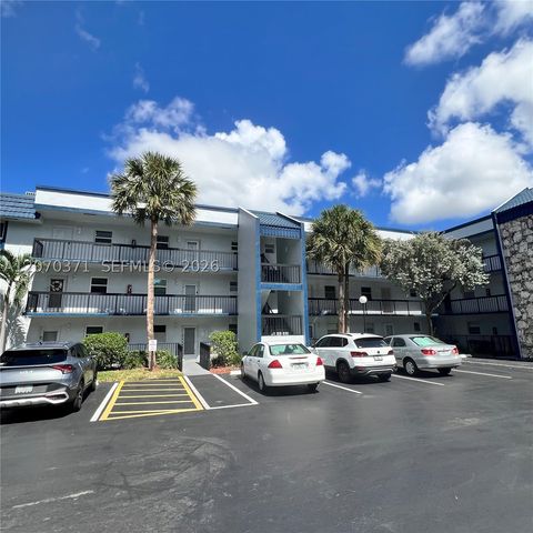 3170 Holiday Springs Blvd 6-105, Margate, FL 33063