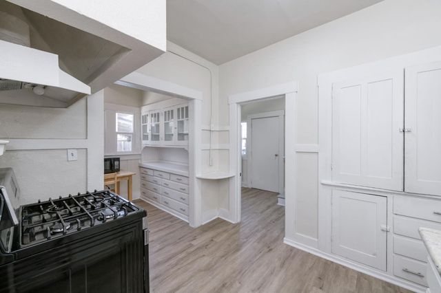 385 N Park, Fresno, CA 93701