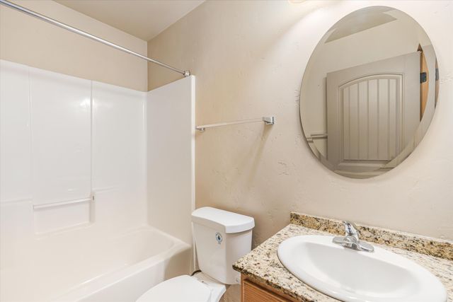 722 NE Redwood Avenue, Redmond, OR 97756