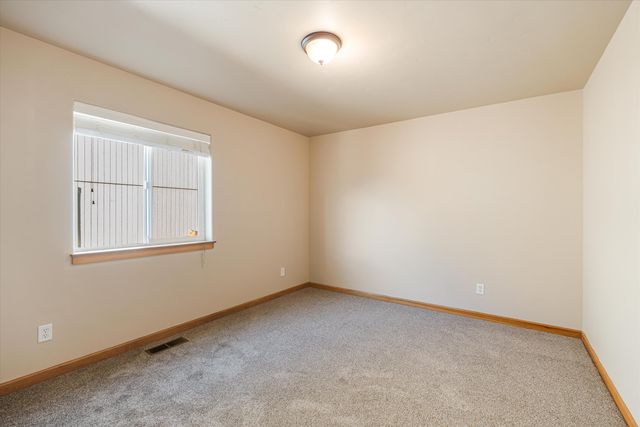 722 NE Redwood Avenue, Redmond, OR 97756