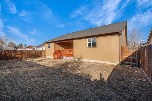 722 NE Redwood Avenue, Redmond, OR 97756