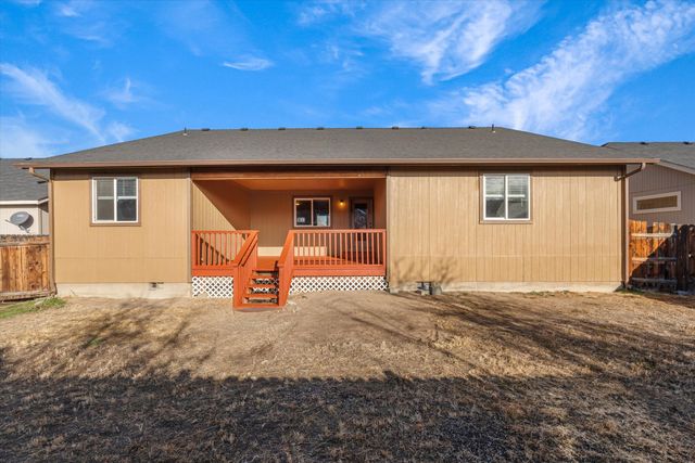 722 NE Redwood Avenue, Redmond, OR 97756