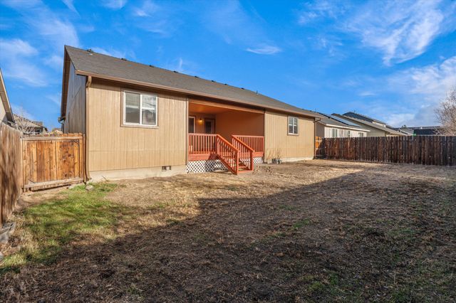 722 NE Redwood Avenue, Redmond, OR 97756