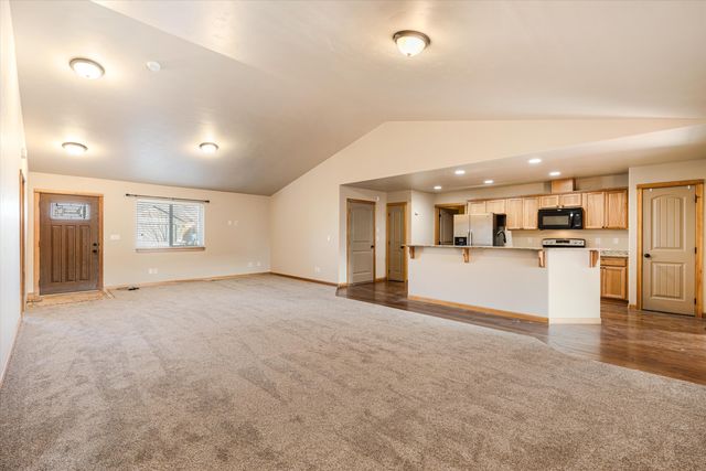 722 NE Redwood Avenue, Redmond, OR 97756