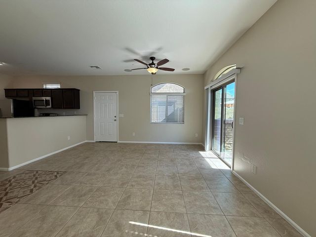 2725 E Mine Creek Road 1151, Phoenix, AZ 85024