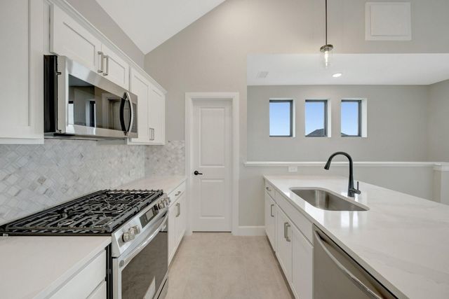 12203 Canal View Boulevard, Mont Belvieu, TX 77523