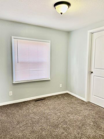 1615 E 90th St S, Haysville, KS 67060