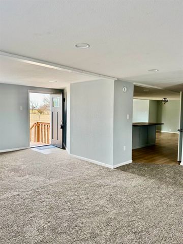 1615 E 90th St S, Haysville, KS 67060