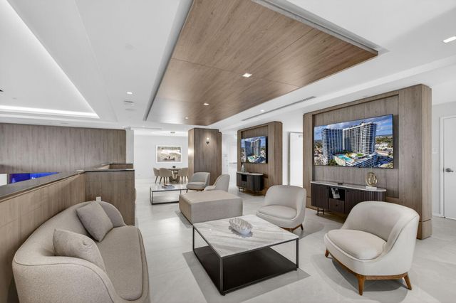 220 Lake Shore Drive 609, Lake Park, FL 33403