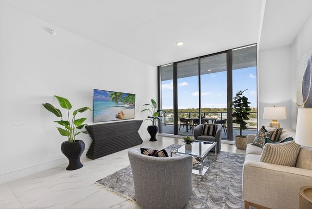 220 Lake Shore Drive 609, Lake Park, FL 33403