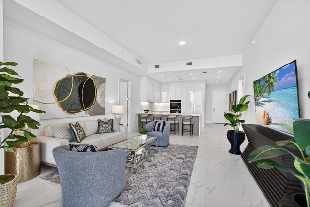 220 Lake Shore Drive 609, Lake Park, FL 33403