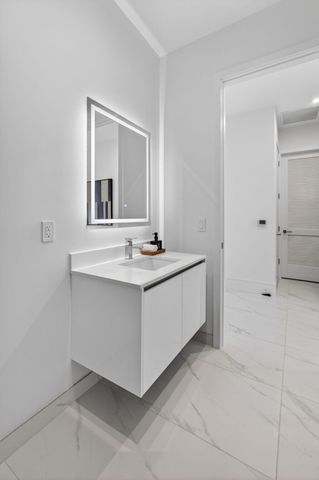 220 Lake Shore Drive 609, Lake Park, FL 33403