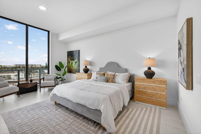 220 Lake Shore Drive 609, Lake Park, FL 33403