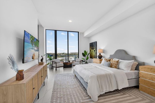 220 Lake Shore Drive 609, Lake Park, FL 33403