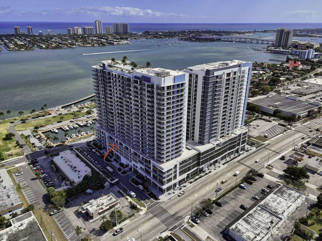 220 Lake Shore Drive 609, Lake Park, FL 33403