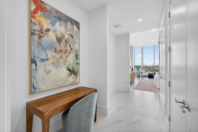 220 Lake Shore Drive 609, Lake Park, FL 33403