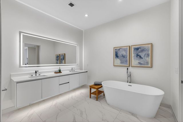 220 Lake Shore Drive 609, Lake Park, FL 33403