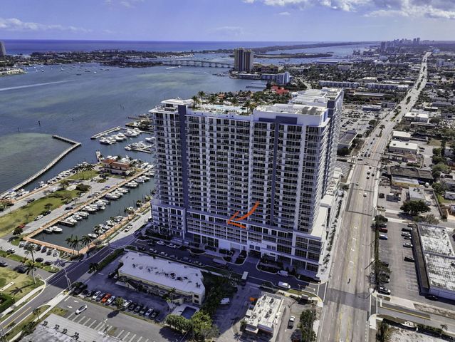 220 Lake Shore Drive 609, Lake Park, FL 33403