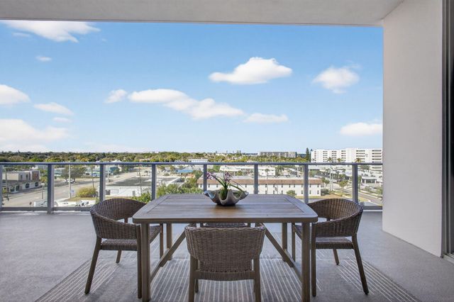 220 Lake Shore Drive 609, Lake Park, FL 33403