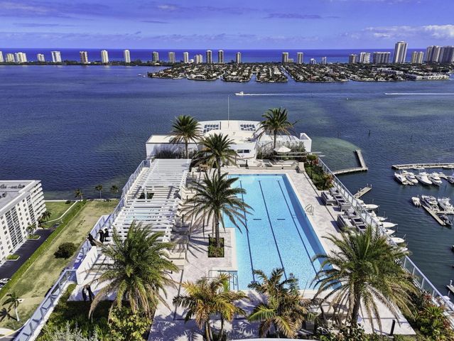 220 Lake Shore Drive 609, Lake Park, FL 33403