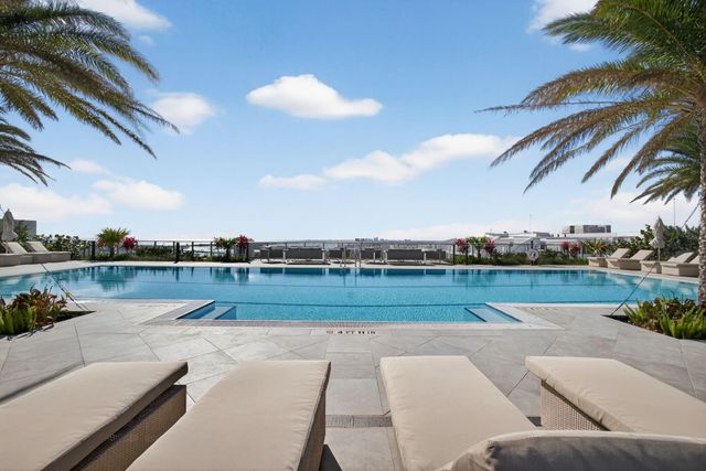 220 Lake Shore Drive 609, Lake Park, FL 33403