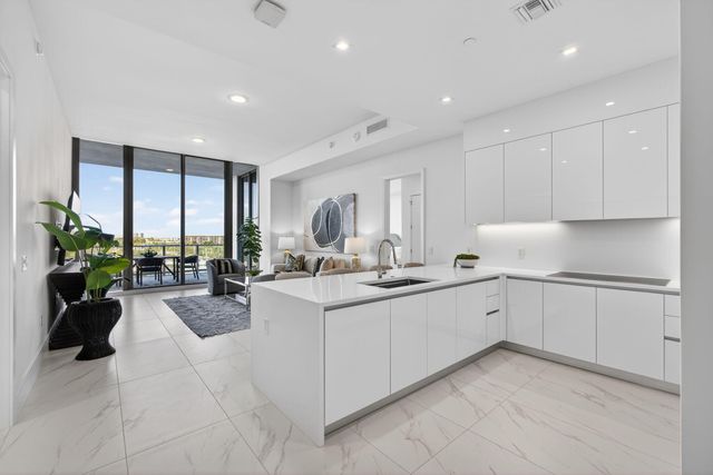 220 Lake Shore Drive 609, Lake Park, FL 33403